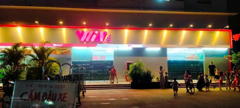 Cho thuê chung cư quân khu 7. bên vinmart.
2pn, 2wc, 80m2. 0938 379 ***
