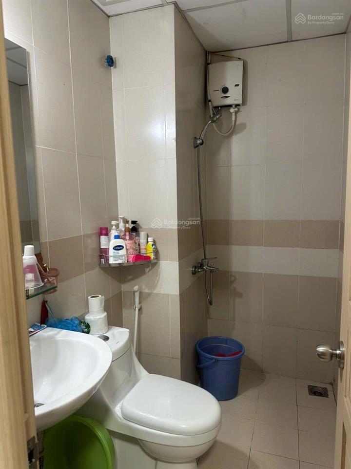 Bán chung cư tô ký. 2pn, 1wc. có ban công. nhà trống. sổ hồng riêng 0938 379 *** nga