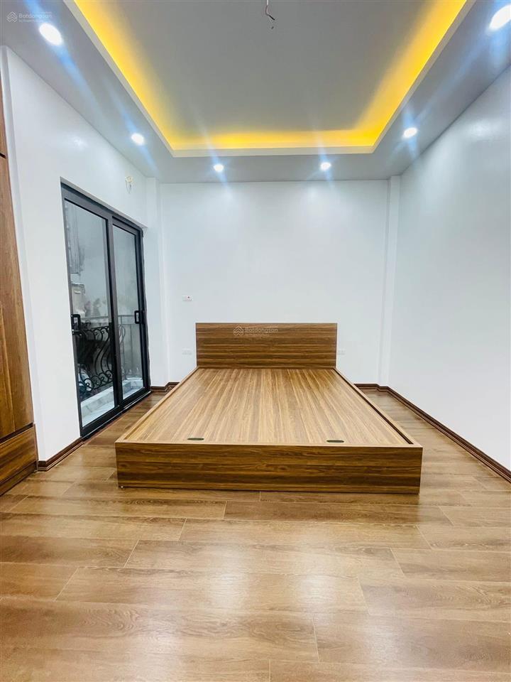 Siêu phẩm hai bà trưng  đê trần khát chân 37m/ 5 tầng/ chỉ 6,9 tỷ  cách phố 15m