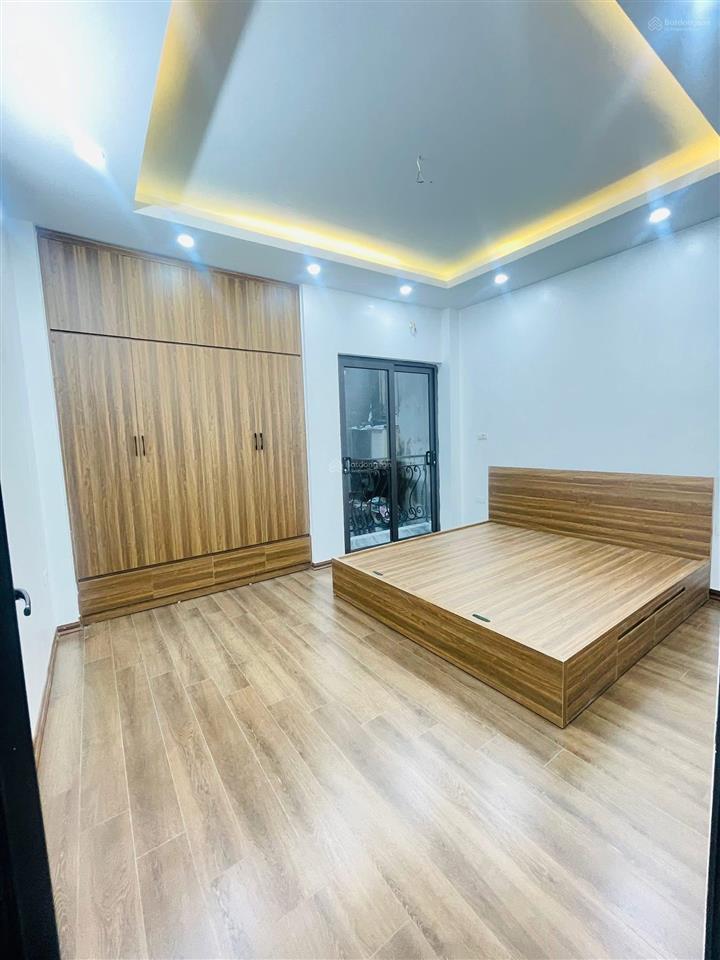 Siêu phẩm hai bà trưng  đê trần khát chân 37m/ 5 tầng/ chỉ 6,9 tỷ  cách phố 15m
