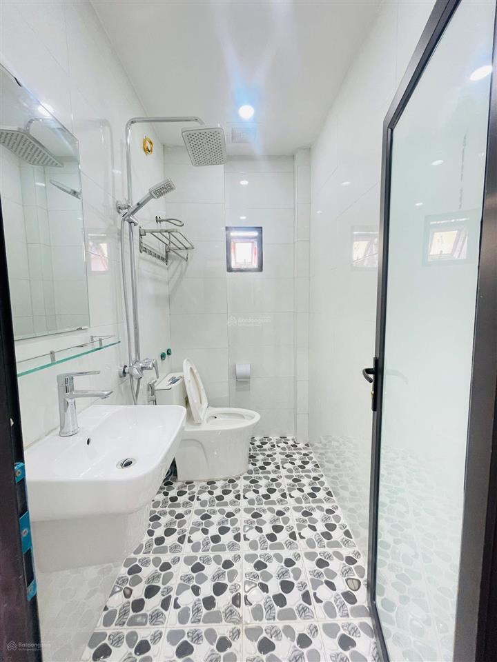 Siêu phẩm hai bà trưng  đê trần khát chân 37m/ 5 tầng/ chỉ 6,9 tỷ  cách phố 15m