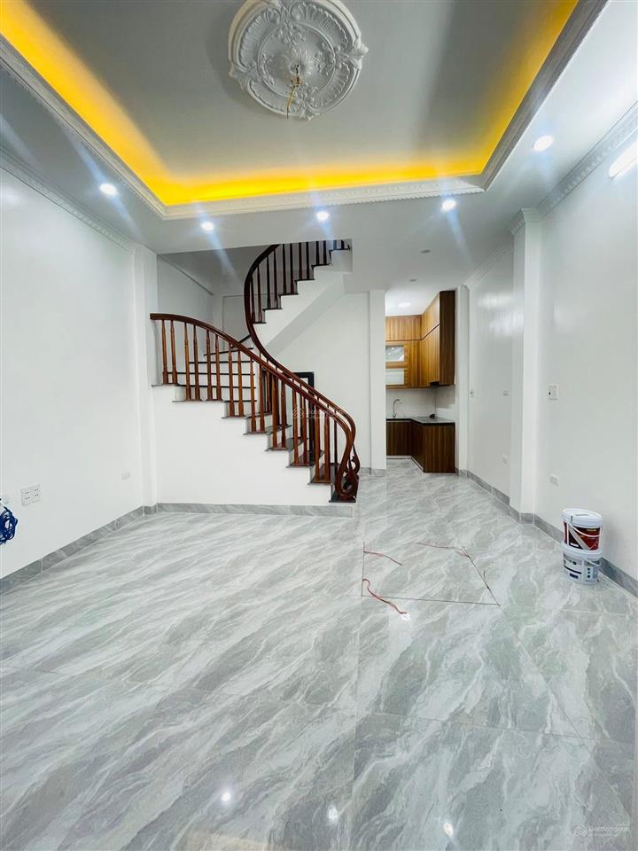 Siêu phẩm hai bà trưng đê trần khát chân 37m/ 5 tầng/ chỉ 6,9 tỷ cách phố 15m