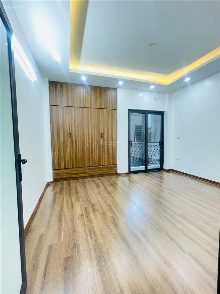 Siêu phẩm hai bà trưng  đê trần khát chân 37m/ 5 tầng/ chỉ 6,9 tỷ  cách phố 15m