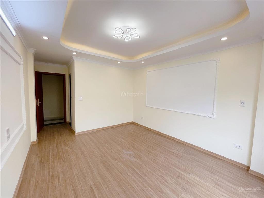Nhà mới phố nguyễn khoái gần phố oto đỗ cổng 30m/ 5 tầng/ 3 ngủ/ giá chỉ 5,1 tỷ