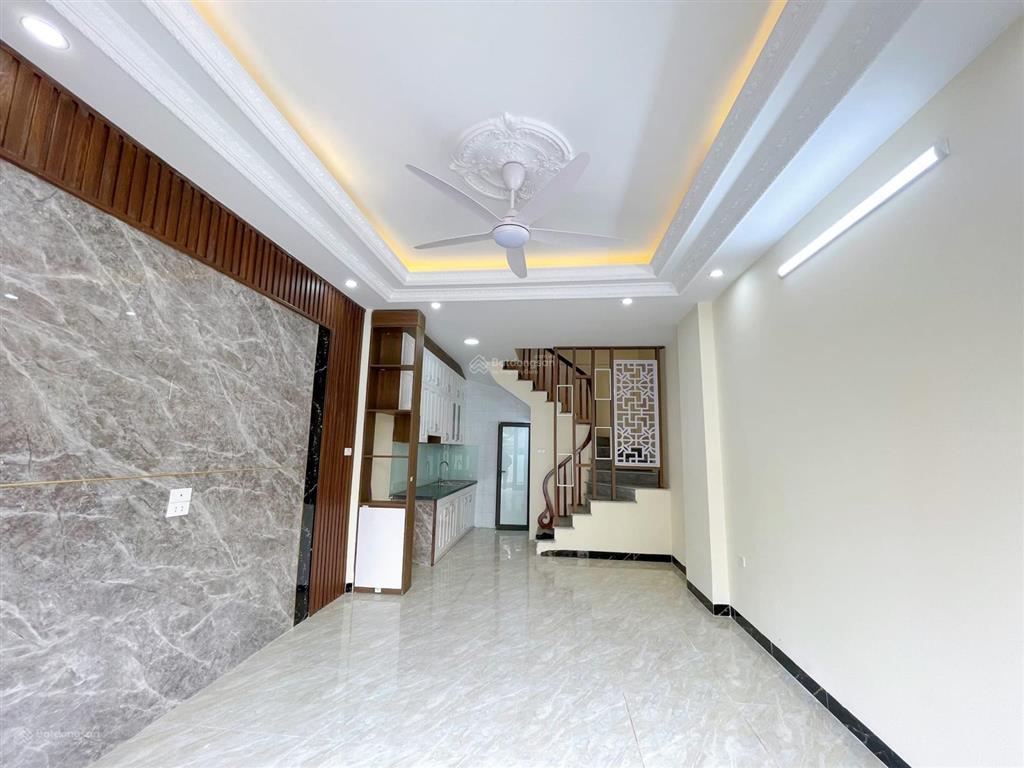 Nhà mới phố nguyễn khoái gần phố oto đỗ cổng 30m/ 5 tầng/ 3 ngủ/ giá chỉ 5,1 tỷ