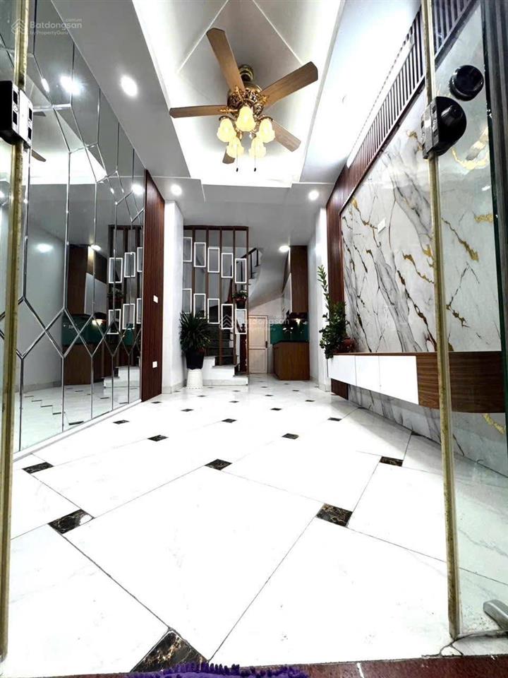 Nhà đẹp phố lĩnh nam 20m2/ 5 tầng/ 3 phòng ngủ/ giá 3,8 tỷ. sổ đỏ trao tay