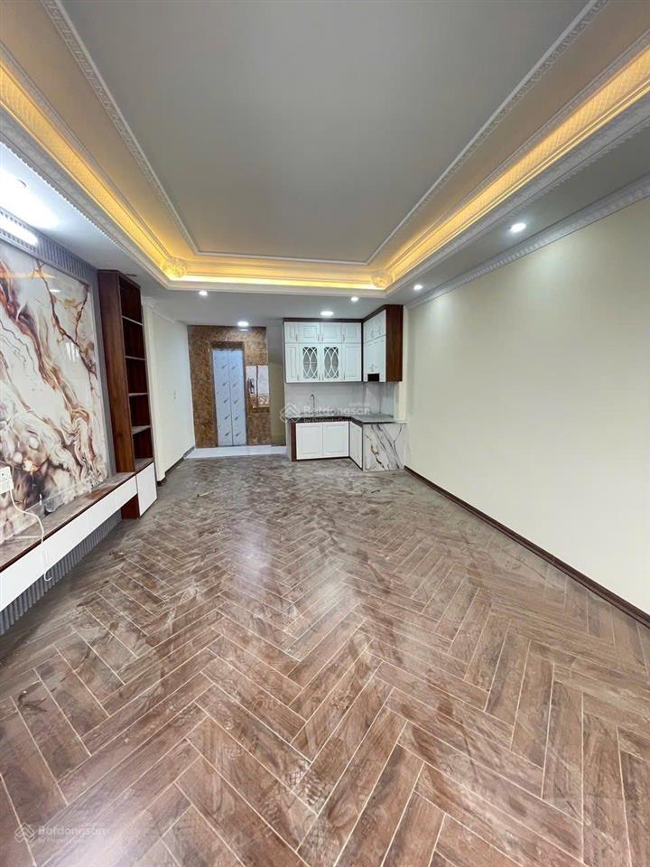 Trung tâm quận hoàng mai 48m/ 6 tầng thang máy/ giá 12,8 tỷ/ ngõ oto tránh
