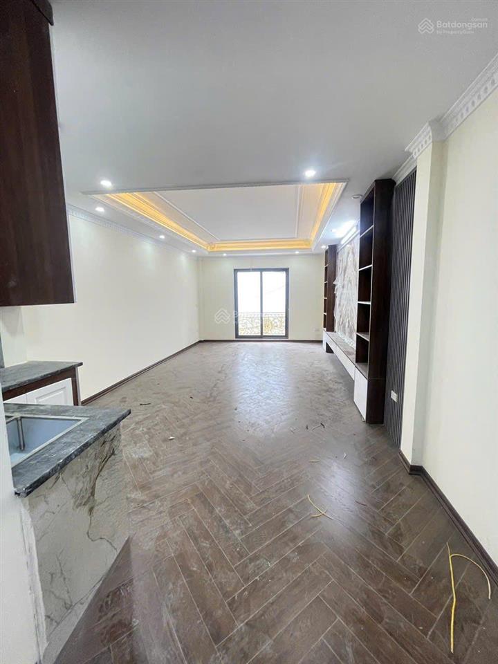 Trung tâm quận hoàng mai 48m/ 6 tầng thang máy/ giá 12,8 tỷ/ ngõ oto tránh