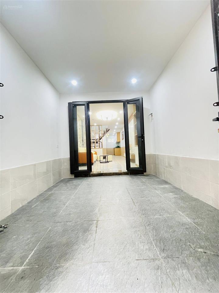 Nhà mới full nội thất phố lĩnh nam 44m2/ 2 tầng/ 2 phòng ngủ, giá chỉ 2,98 tỷ
