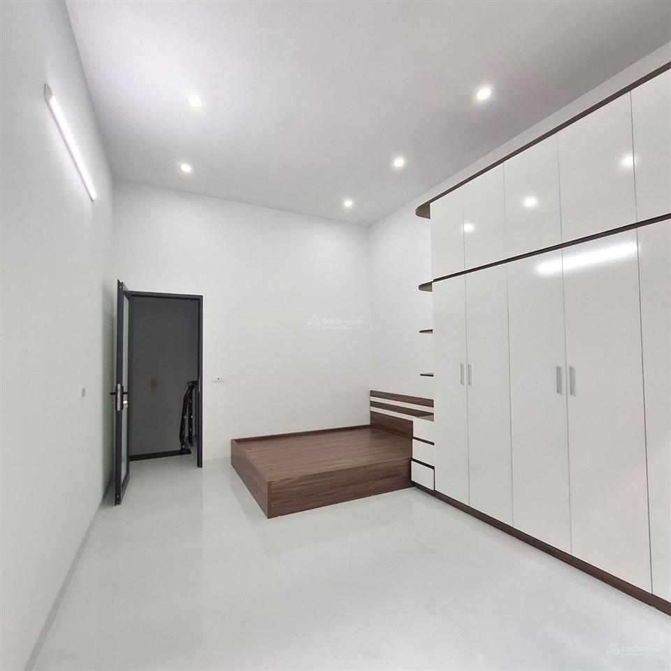 Nhà xây mới phố thanh lân  vĩnh hưng 33m2 * 3 tầng, giá 3,5 tỷ