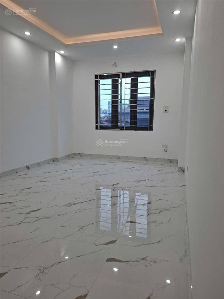 Nhà mới phố đông thiên  vĩnh hưng 28m2 * 5 tầng *3 phòng ngủ, giá 4,95 tỷ