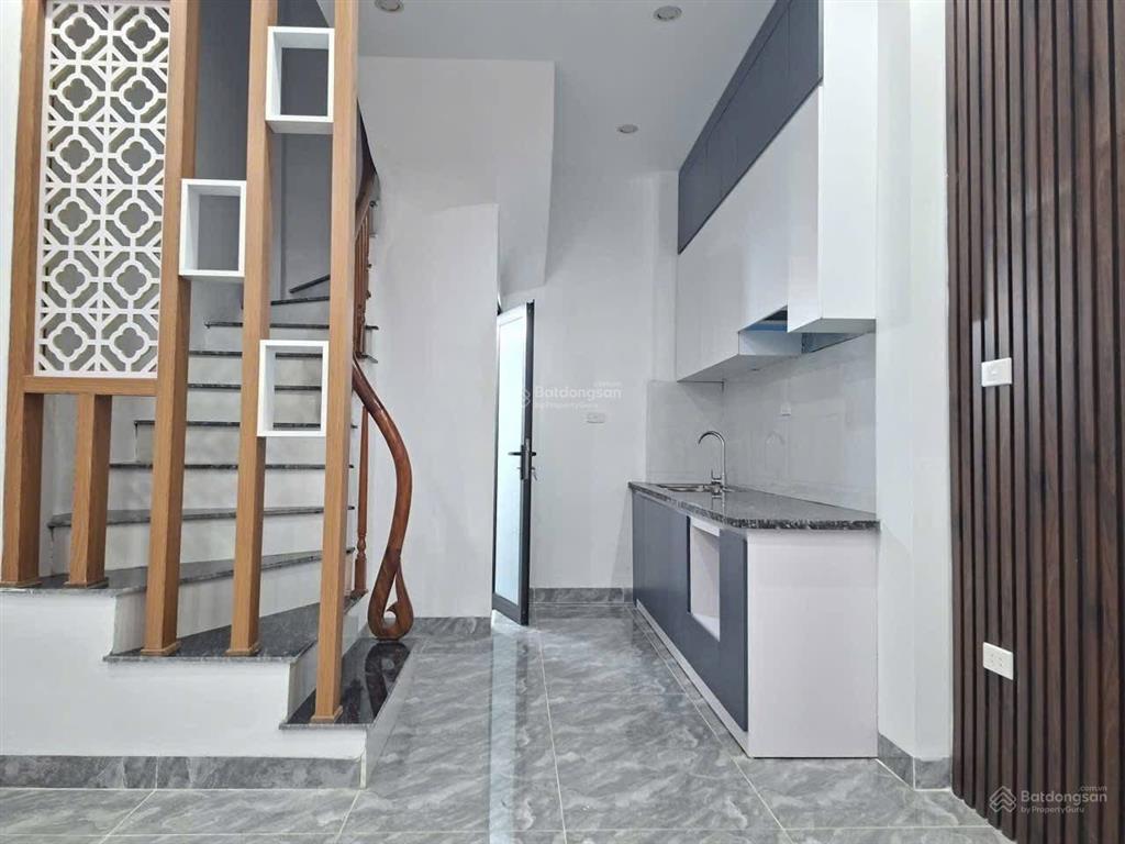 Nhà mới phố đông thiên  vĩnh hưng 28m2 * 5 tầng *3 phòng ngủ, giá 4,95 tỷ