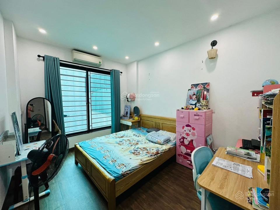 Nam dư nhà đẹp sát ô tô tặng lại toàn bộ nội thất 30m2 * 5 tầng *3 ngủ giá 6,6 tỷ
