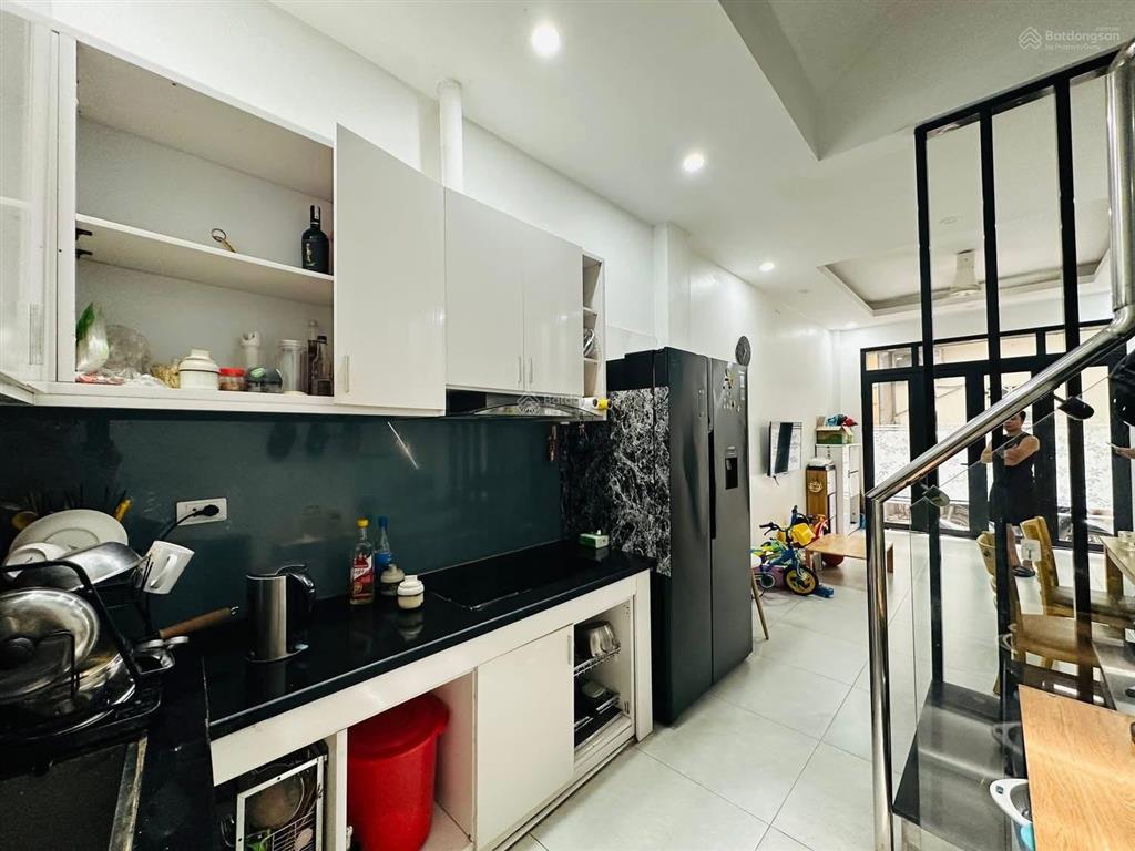 Nam dư nhà đẹp sát ô tô tặng lại toàn bộ nội thất 30m2 * 5 tầng *3 ngủ giá 6,6 tỷ