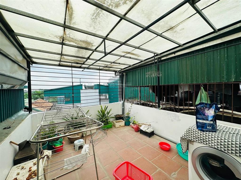 Nam dư nhà đẹp sát ô tô tặng lại toàn bộ nội thất 30m2 * 5 tầng *3 ngủ giá 6,6 tỷ