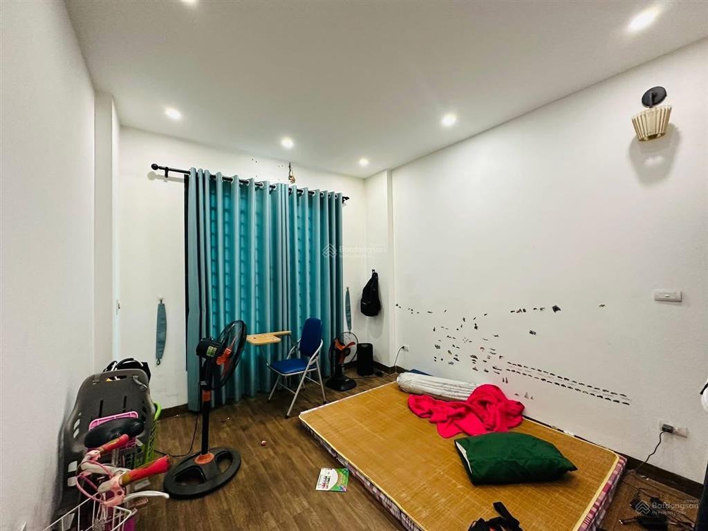 Nam dư nhà đẹp sát ô tô tặng lại toàn bộ nội thất 30m2 * 5 tầng *3 ngủ giá 6,6 tỷ