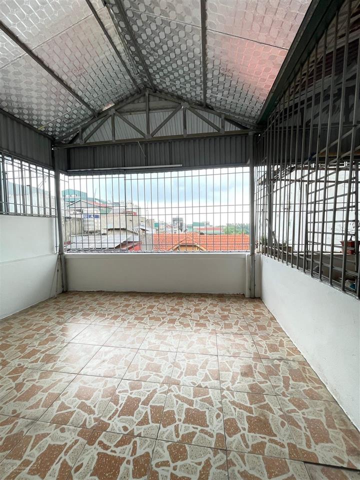 Nhà đẹp phố nam dư  lĩnh nam ô tô đỗ cổng 30m2 * 5 tầng * 3 ngủ giá 7,5 tỷ