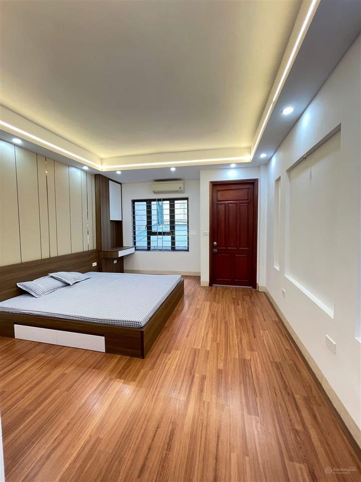 Nhà đẹp phố nam dư  lĩnh nam ô tô đỗ cổng 30m2 * 5 tầng * 3 ngủ giá 7,5 tỷ