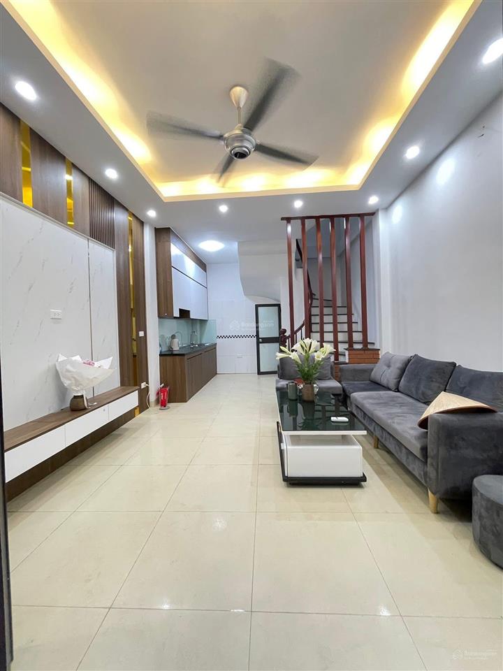 Nhà đẹp phố nam dư  lĩnh nam ô tô đỗ cổng 30m2 * 5 tầng * 3 ngủ giá 7,5 tỷ