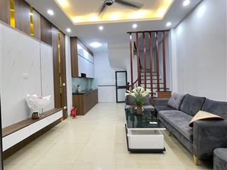 Nhà đẹp phố nam dư  lĩnh nam ô tô đỗ cổng 30m2 * 5 tầng * 3 ngủ giá 7,5 tỷ