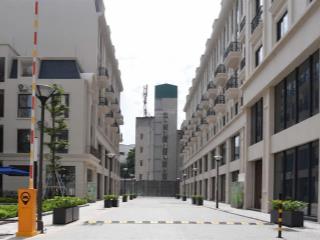 1 suất ngoại giao sở hữu liền kề the heritage 29 láng hạ. tài sản truyền đời. giá lại tốt ạ