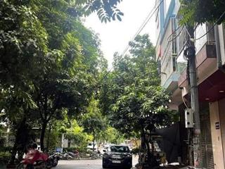 E cần bán gấp trước tết lô tất để trả nợ cho em trai, bán lô đất 50m2 full thổ, p tùng thiện tp hn