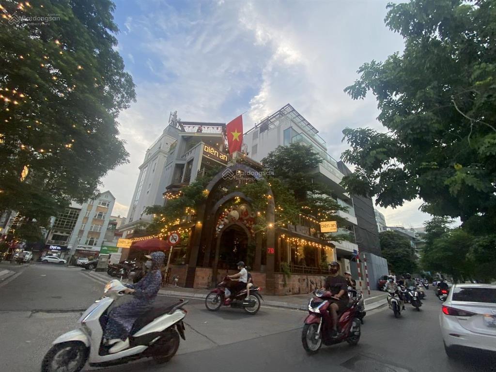 Bán nhà mặt phố trích sài, view trực diện hồ tây. 6 tầng có hầm, sổ đỏ nở hậu
