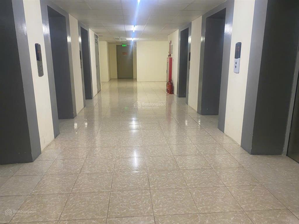 Hạ giá, bán nhanh căn góc 2 ngủ, 2 toilet tại dự án a2 kim giang đường hoàng đạo thành