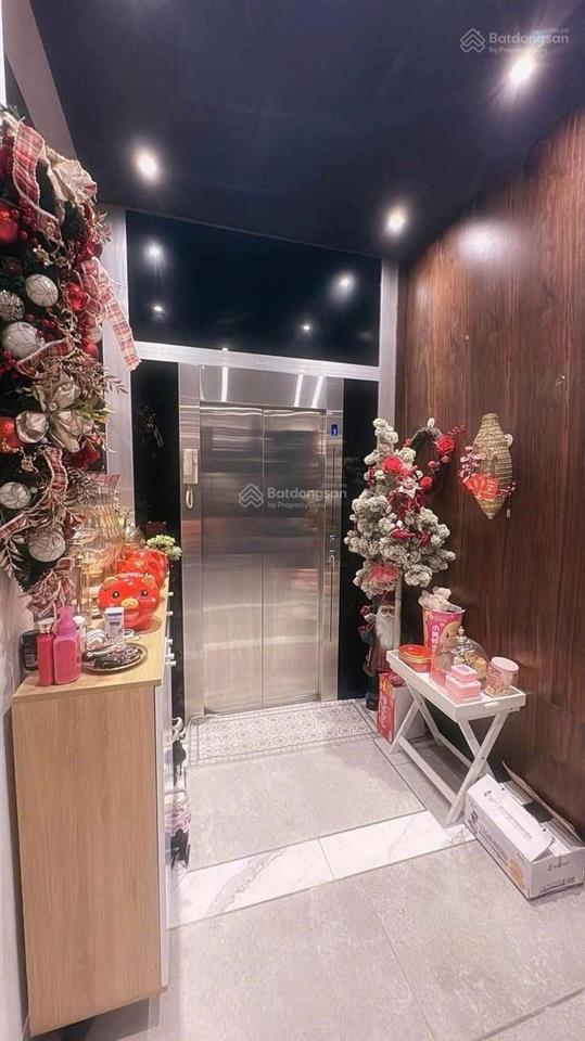 Bán biệt thự ciputra giá chỉ 300tr/m2, 4 tầng thang máy sân vườn, mặt tiền 10m