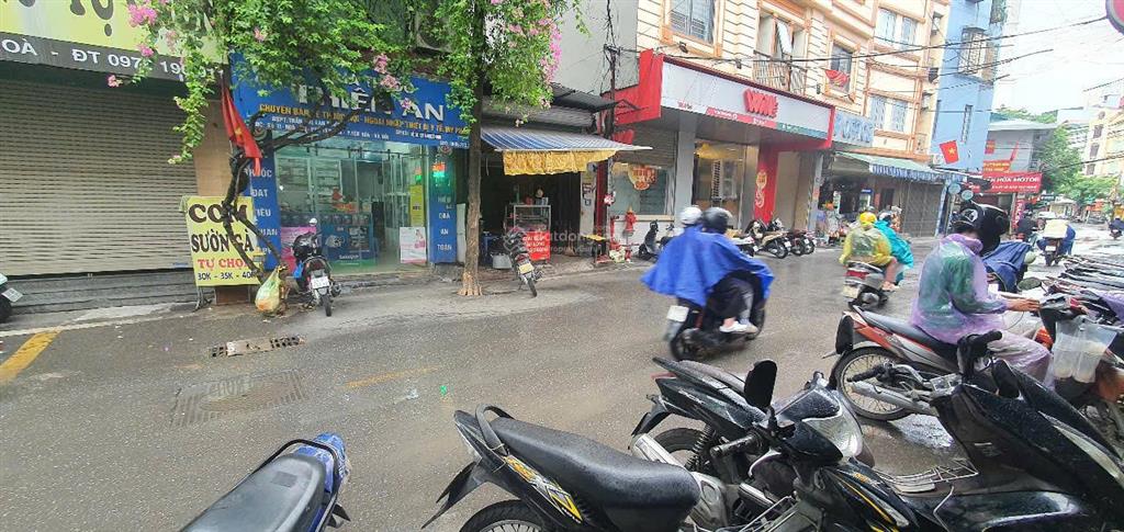 Giảm chào 2 tỷ, bán tòa nhà văn phòng 7 tầng ngoại giao đoàn. giá 380tr/m2 còn thương lượng