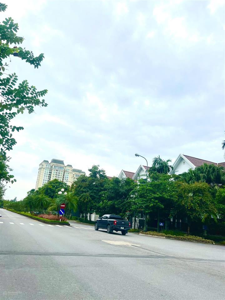 Bán căn biệt thự song lập ciputra, mặt tiền 9m, giảm chào 5 tỷ