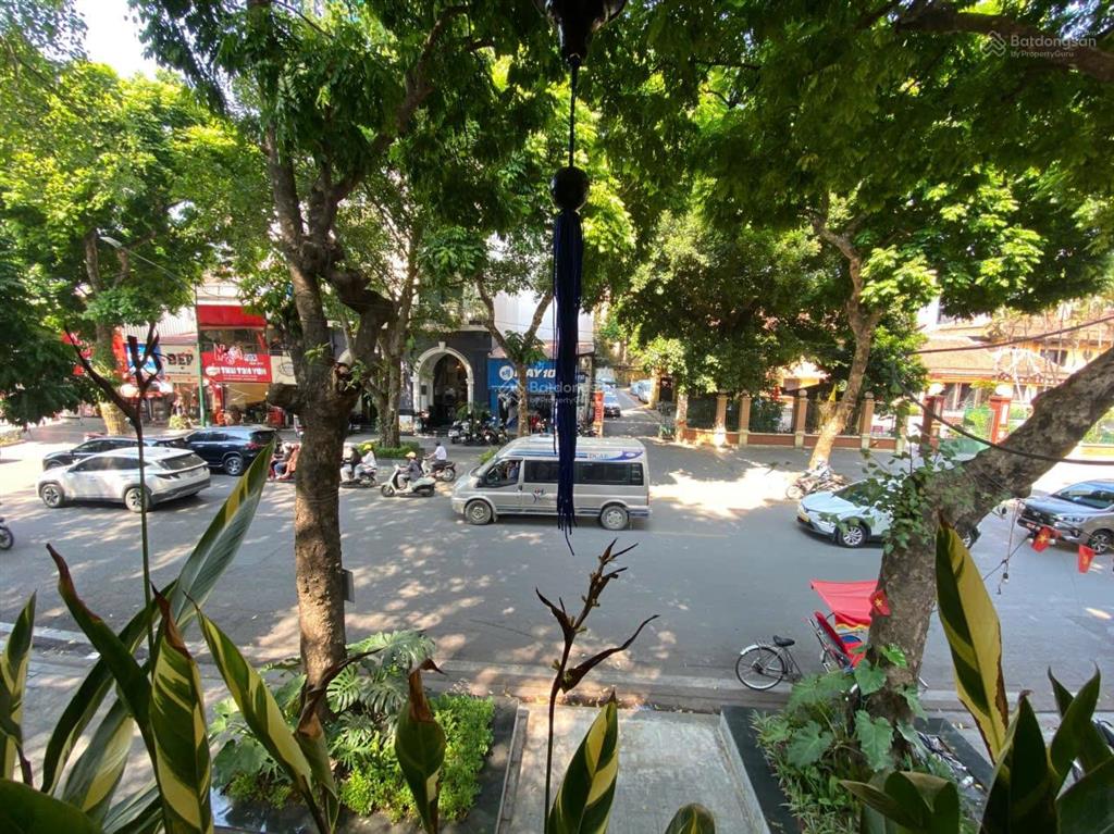 Bán nhà mặt phố 2 chiều kinh doanh quận đống đa. mặt tiền 10m, sổ đỏ thổ cư, 1 chủ hiếm có