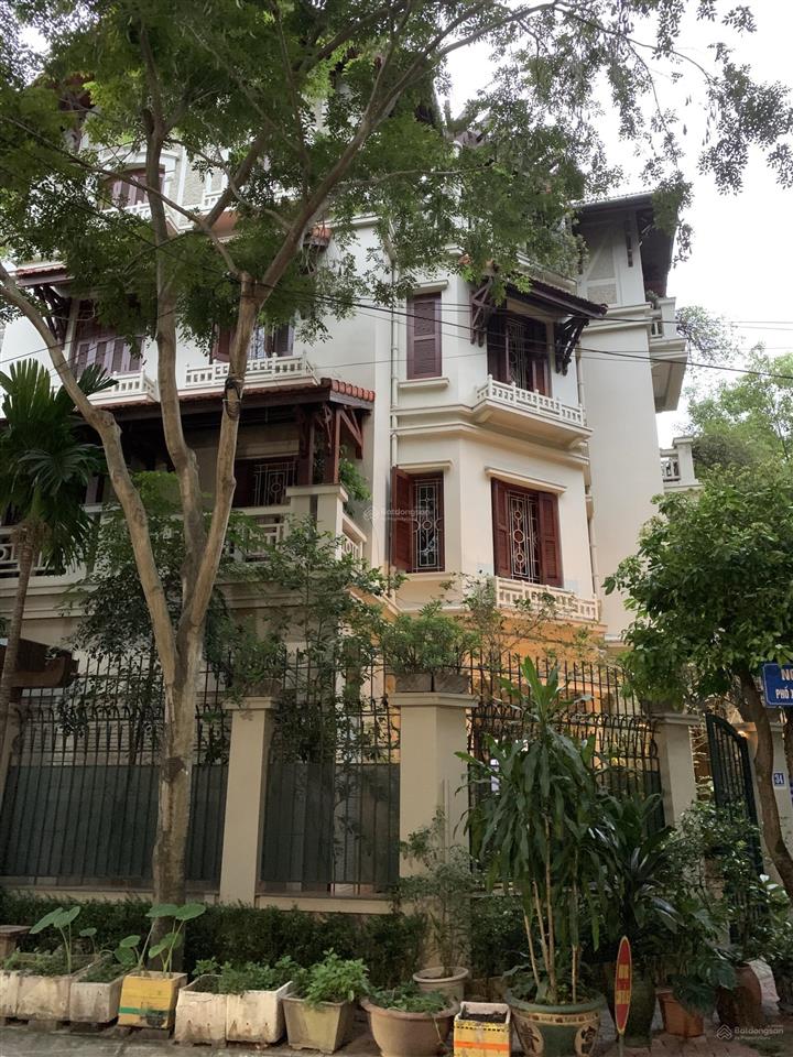Biệt thự siêu hiếm, làng kiến trúc 45a p.võng thị vip tây hồ, lô góc 3 thoáng, dt170m. giá 105 tỷ