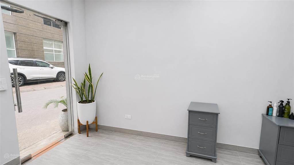 Bán nhà cũ phố thái hà 106m x 3 tầng mt 7.7m ô tô tránh, k/d, phù hợp xây mới 48 tỷ