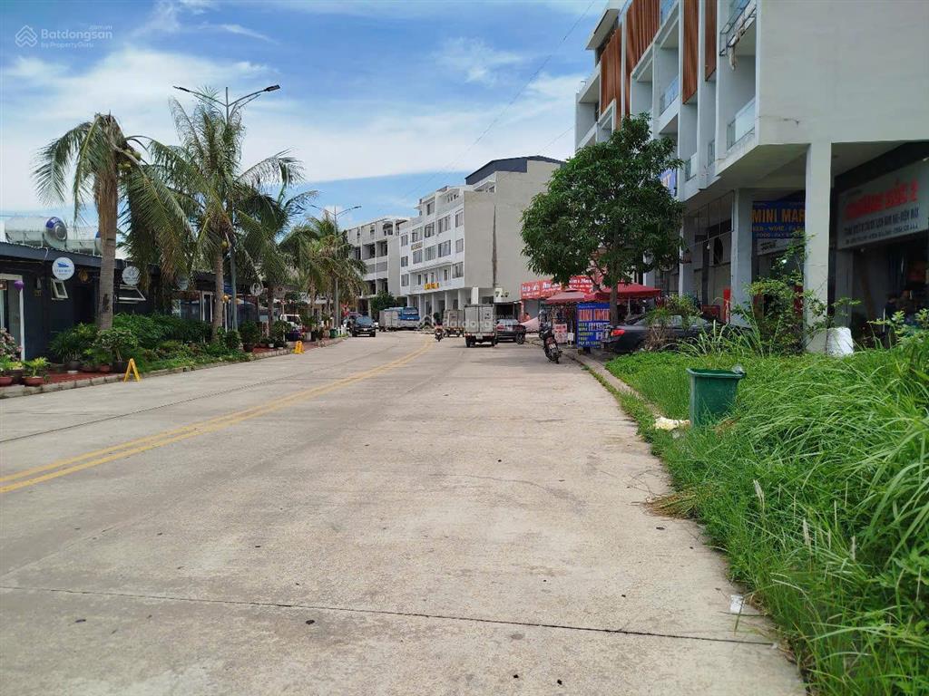 Trí đại bán khách sạn tuần châu, sát bến du thuyền, 11 phòng, full nội thất, vận hành tốt