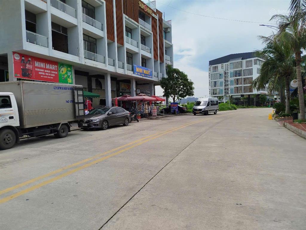 Trí đại bán khách sạn tuần châu, sát bến du thuyền, 11 phòng, full nội thất, vận hành tốt