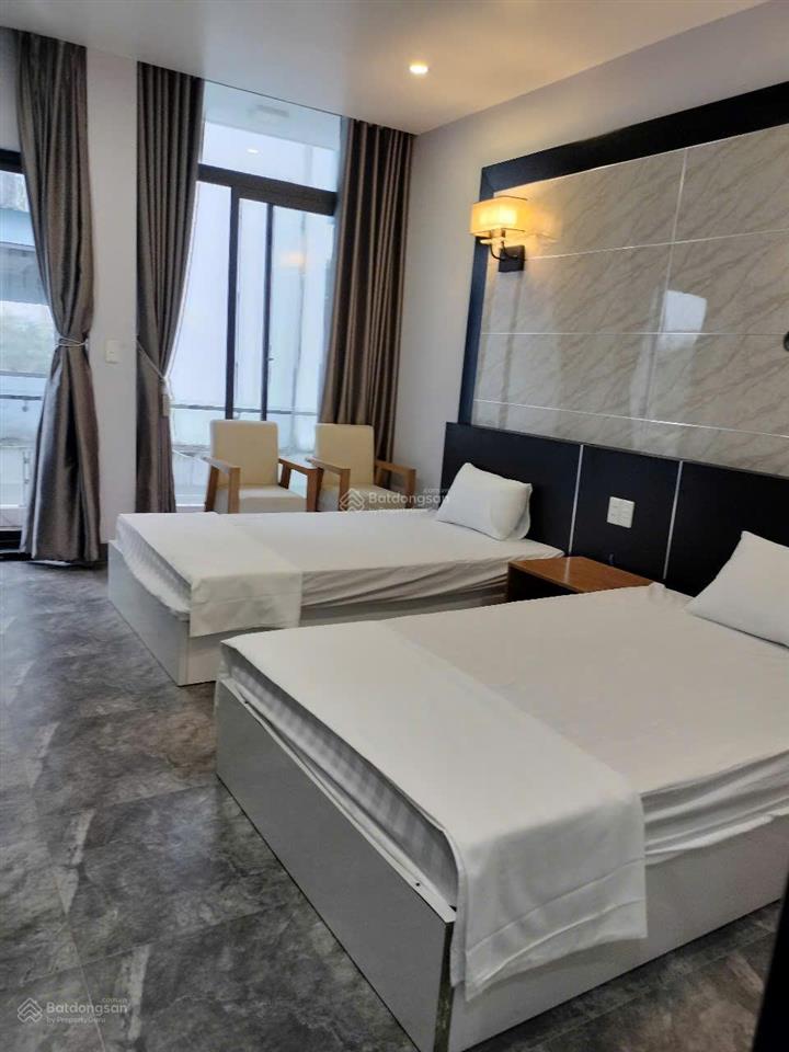 Trí đại bán khách sạn tuần châu, sát bến du thuyền, 11 phòng, full nội thất, vận hành tốt