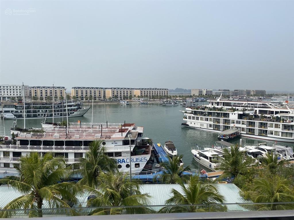 Trí đại bán khách sạn tuần châu, sát bến du thuyền, 11 phòng, full nội thất, vận hành tốt