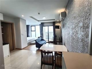 Cần bán căn studio, 35 m2, view chính biển, full nội thất, sổ đỏ giá 1.570.  0973 670 ***