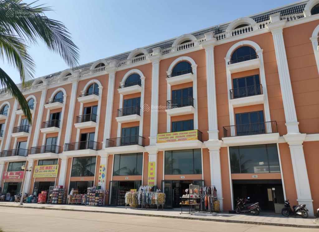 Trí đại bán căn góc tuần châu, 145m2, 3 mặt tiền, kinh doanh tốt, view bến du thuyền giá 1x tỷ