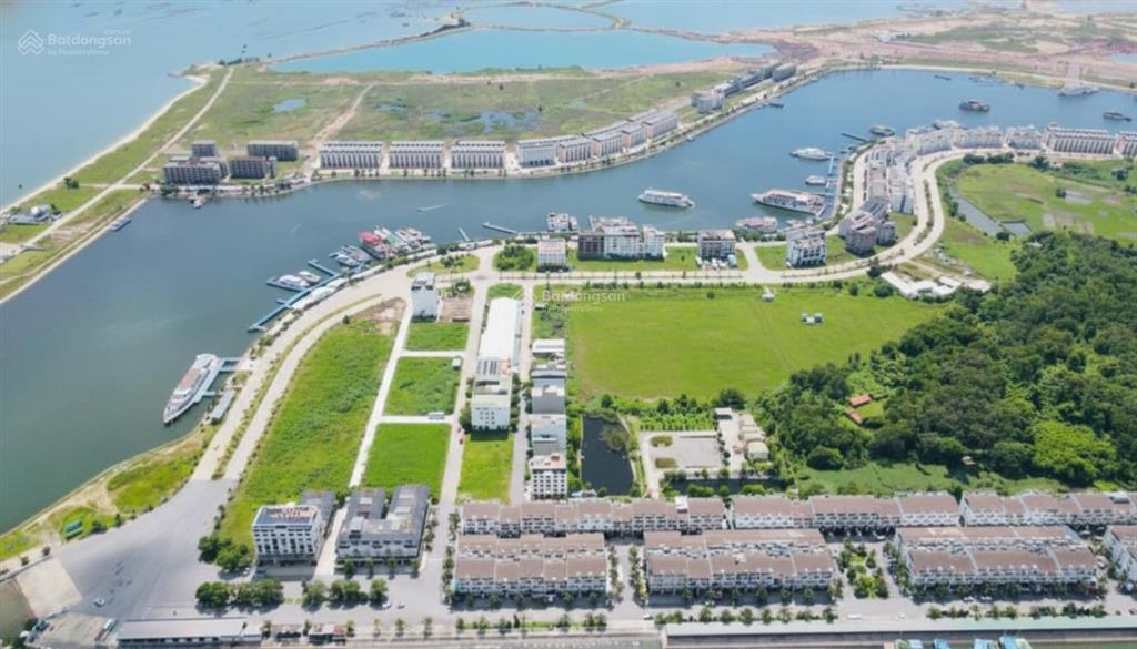 Trí đại bán căn góc tuần châu, 145m2, 3 mặt tiền, kinh doanh tốt, view bến du thuyền giá 1x tỷ