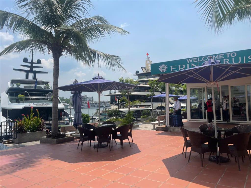 Trí đại bán căn góc tuần châu, 145m2, 3 mặt tiền, kinh doanh tốt, view bến du thuyền giá 1x tỷ