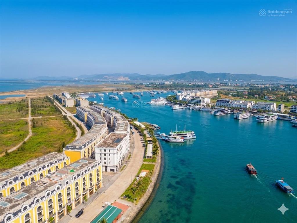 Trí đại bán liền kề l80, 5 tầng, 108 m2, giá 5,2 tỷ. 0973 670 ***