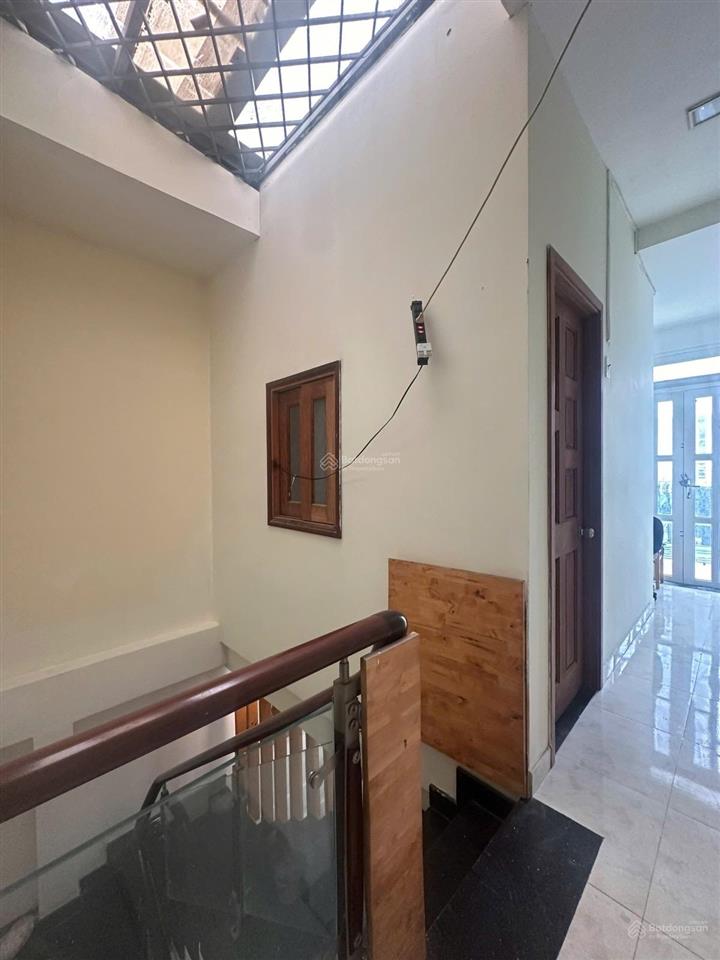 Lê hồng phong, 3 tầng, hxh  dt 4m x 15m  giá 7.6 tỷ