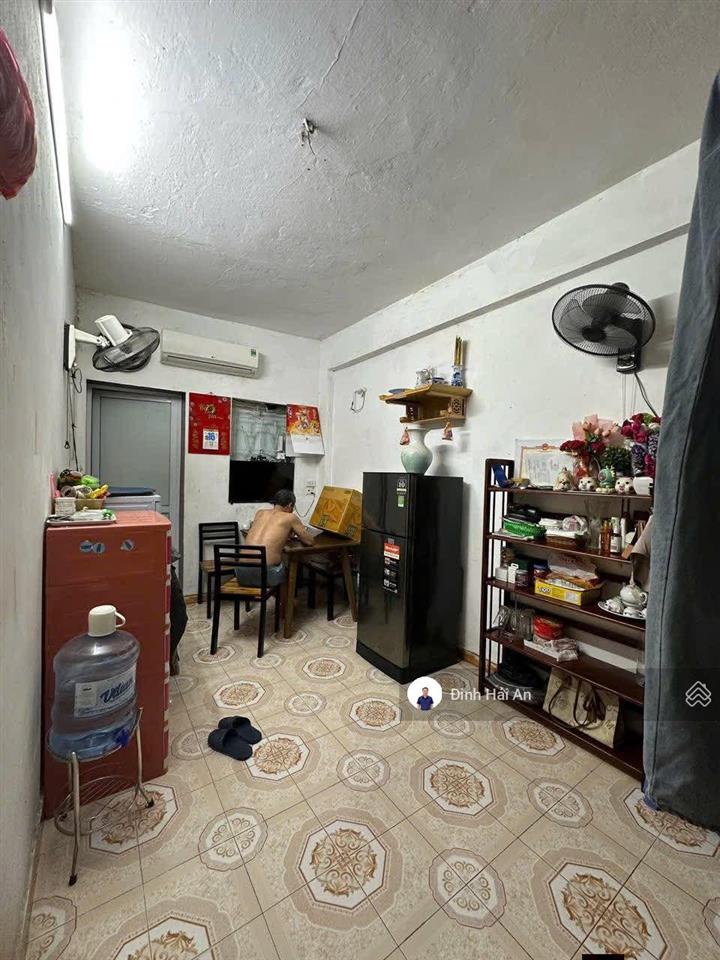 Hiếm! giá đầu tư! tập thể phố hàng lược  sổ 20/45  2pn 1wc  giá chỉ 2.75 tỷ