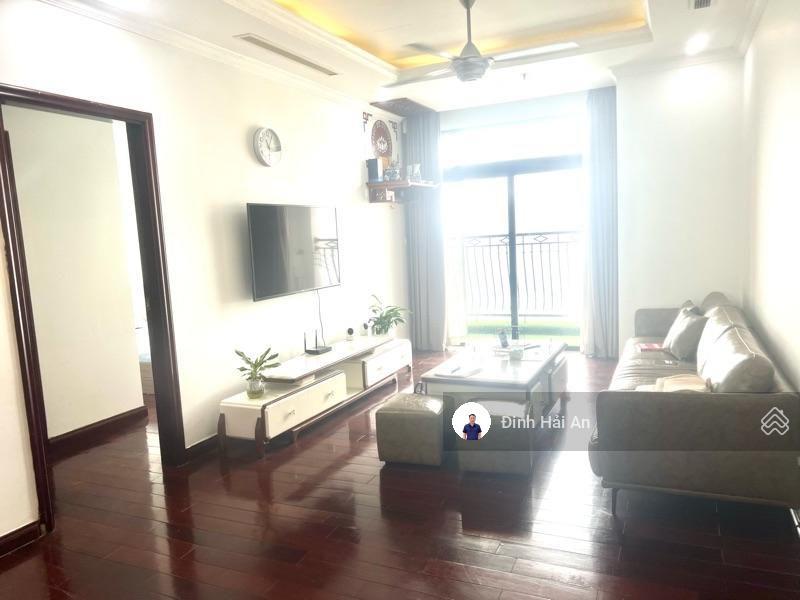 Chỉ 4.5 tỷ  căn góc  bc đông nam  chung cư đền lừ  view hồ  2pn 2wc