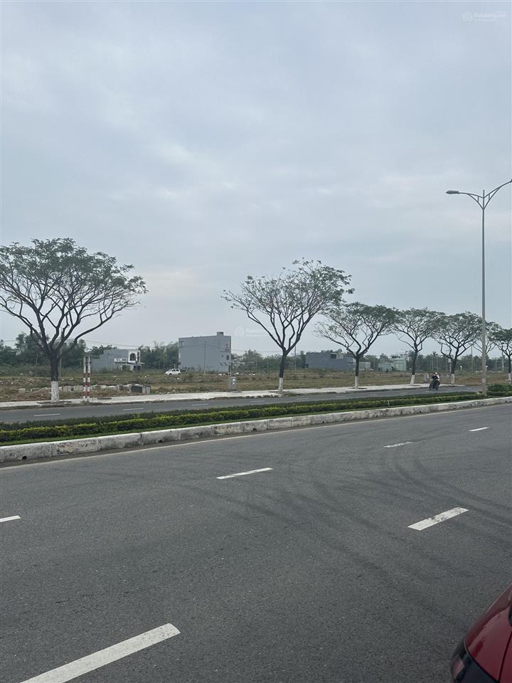 Bán đất siêu hot tại võ chí công, 40 triệu/m2, 100m2, mặt tiền 33m