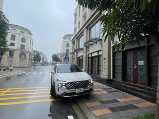 Cho thuê nhà liền kề thời đại 607  vinhomes ocean park 3  vị trí đẹp trục chính 5 tầng 70m²