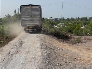Mặt tiền kênh tân thành thủ thừa