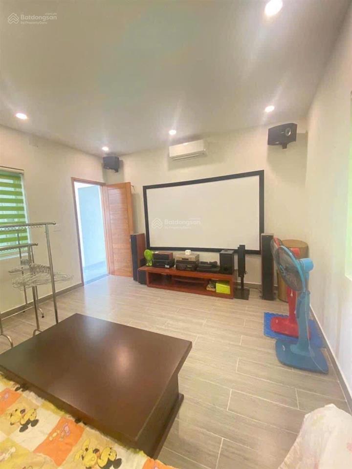 Bán căn biệt thự đẹp như hình. khu d2d. p. trấn biên
